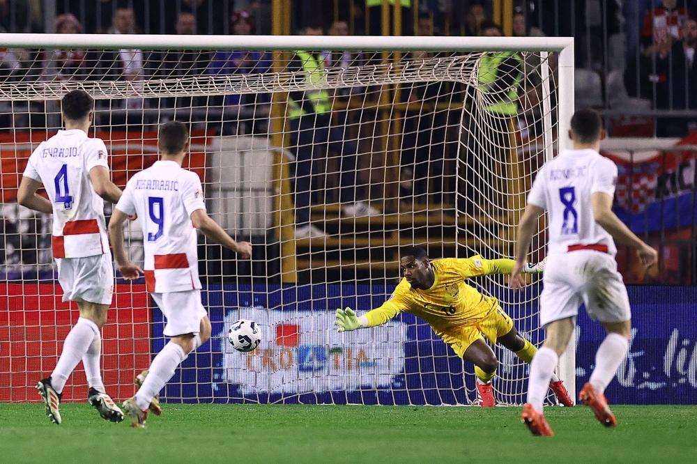 二人都是脖子以下世界级，巴神问题不在脖子以上，内马尔问题脖子上、下都有